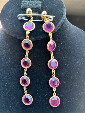 Vintage gold-tone bezel-set tiered fuchsia pink crystal or glass dangle earring